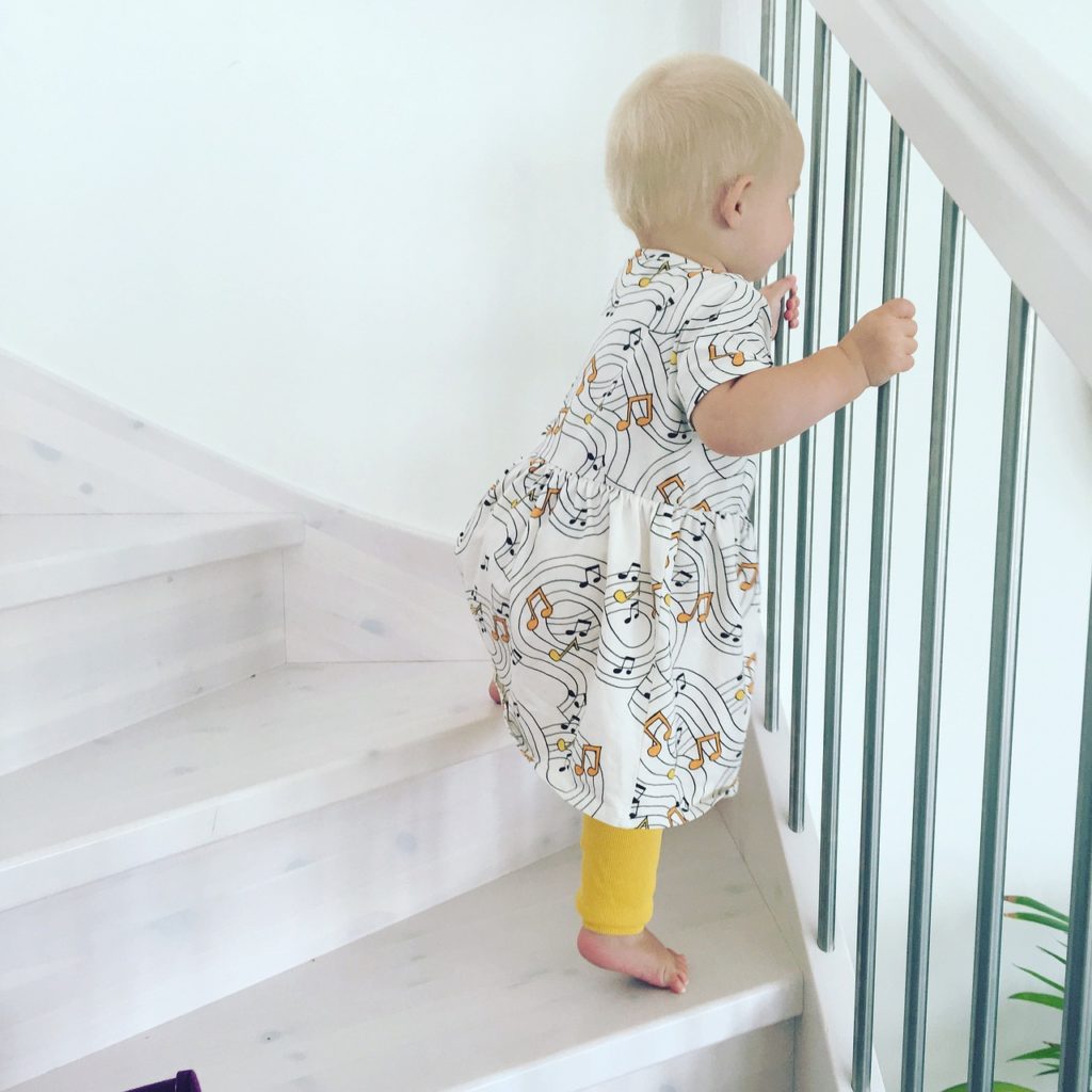 Fixer une barrière de sécurité sur un escalier : les essentiels à retenir